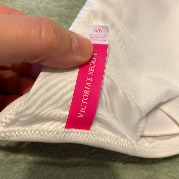 Victoria’s Secret bikini top. White. Size medium - Picture 3 of 5